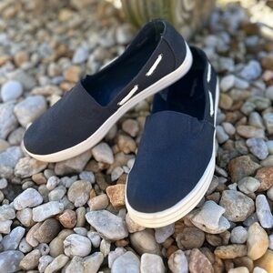 G.H. Bass & Co slip loafer sneaker